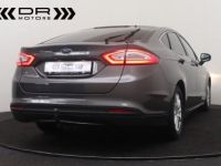Ford Mondeo BERLINE 1.0 ECOBOOST TREND STYLE - NAVI MIRROR LINK - <small></small> 14.995 € <small>TTC</small> - #7