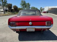 Ford Mustang CABRIOLET CODE C 289CI V8 ROUGE 1966 - <small></small> 49.900 € <small>TTC</small> - #10