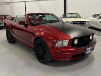 Ford Mustang Convertible V8 BVA CABRIOLET V8 ROUGE BORDEAUX - BVA - CAMERA - ECHAPPEMENT INOX - COLLECTEUR - ARBRES A CAMES - KIT GROS FREINS BREMBO - - <small></small> 29.990 € <small>TTC</small> - #4