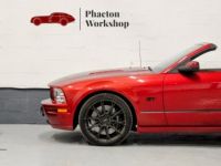 Ford Mustang Convertible V8 BVA CABRIOLET V8 ROUGE BORDEAUX - BVA - CAMERA - ECHAPPEMENT INOX - COLLECTEUR - ARBRES A CAMES - KIT GROS FREINS BREMBO - - <small></small> 29.990 € <small>TTC</small> - #39