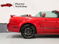 Ford Mustang Convertible V8 BVA CABRIOLET V8 ROUGE BORDEAUX - BVA - CAMERA - ECHAPPEMENT INOX - COLLECTEUR - ARBRES A CAMES - KIT GROS FREINS BREMBO - - <small></small> 29.990 € <small>TTC</small> - #43