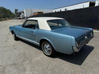 Ford Mustang COUPE BLEUE TOIT VINYLE BLANC 1965 - <small></small> 39.900 € <small>TTC</small> - #2