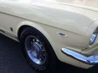 Ford Mustang COUPE JAUNE TOIT VINYLE CODE A GT - <small></small> 40.500 € <small>TTC</small> - #20