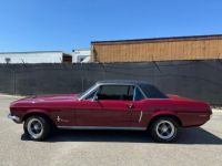 Ford Mustang COUPE TOIT VINYLE NOIR ROUGE 1968 CODE C - <small></small> 38.900 € <small>TTC</small> - #3