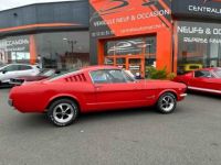 Ford Mustang FASTBACK 289 CI V8 ROUGE 1965 BOITE MECA - <small></small> 64.900 € <small>TTC</small> - #22