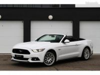 Ford Mustang V8 5.0 CABRIOLET | 1.HAND CAR PLAY BREMBO - <small></small> 39.900 € <small>TTC</small> - #1