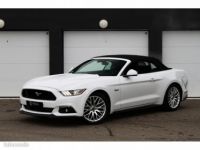 Ford Mustang V8 5.0 CABRIOLET | 1.HAND CAR PLAY BREMBO - <small></small> 39.900 € <small>TTC</small> - #2