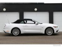 Ford Mustang V8 5.0 CABRIOLET | 1.HAND CAR PLAY BREMBO - <small></small> 39.900 € <small>TTC</small> - #7