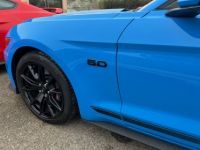 Ford Mustang V8 5.0 GT CABRIOLET 1ERE MAIN GRABBER BLUE PACK PREMIUM 8680 KMS * DISPONIBLE ET VISIBLE SUR NOTRE PARC* 48900eur - <small></small> 48.900 € <small>TTC</small> - #32