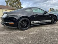 Ford Mustang V8 5.0 GT FASTBACK PHASE 2 450 CH *DISPO ET VISIBLE SUR NOTRE PARC* NOIR JANTES NOIR PACK PREMIUM SUSPENSION MAGNERIDE 38280KMS 48900€ - <small></small> 48.900 € <small>TTC</small> - #24