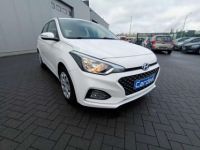 Hyundai i20 1.2i Twist--AIRCO--BLUETOOTH--GARANTIE.12.MOIS-- - <small></small> 12.990 € <small>TTC</small> - #1