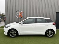 Hyundai i20 EDITION NAVI 1.2 84CH - <small></small> 11.990 € <small>TTC</small> - #2