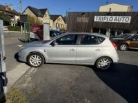 Hyundai i30 1.6 CRDi - 115 Clim + Radar AR + Attelage - <small></small> 5.990 € <small>TTC</small> - #2