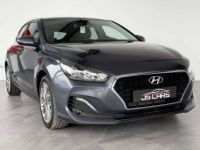 Hyundai i30 Fastback 1.0 T-GDi SPORT 1ERPRO GPS CAMERA PDC TVA - <small></small> 16.990 € <small>TTC</small> - #9