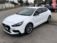 Hyundai i30 Fastback Berline 1.4 T-GDI 140 DCT-7 FASTBACK LINE 11659HT GARANTIE 12 MOIS TBEG - <small></small> 13.990 € <small>TTC</small> - #1