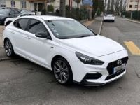 Hyundai i30 Fastback Berline 1.4 T-GDI 140 DCT-7 FASTBACK LINE 11659HT GARANTIE 12 MOIS TBEG - <small></small> 13.990 € <small>TTC</small> - #4