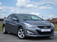 Hyundai i40 1.7 CRDi BlueDrive - HISTORIEK - STUURWIELVERWARMING - LEDER - CAMERA - AIRCO - KEYLESS - <small></small> 8.999 € <small>TTC</small> - #1