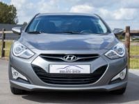 Hyundai i40 1.7 CRDi BlueDrive - HISTORIEK - STUURWIELVERWARMING - LEDER - CAMERA - AIRCO - KEYLESS - <small></small> 8.999 € <small>TTC</small> - #4