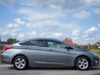 Hyundai i40 1.7 CRDi BlueDrive - HISTORIEK - STUURWIELVERWARMING - LEDER - CAMERA - AIRCO - KEYLESS - <small></small> 8.999 € <small>TTC</small> - #6