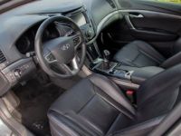 Hyundai i40 1.7 CRDi BlueDrive - HISTORIEK - STUURWIELVERWARMING - LEDER - CAMERA - AIRCO - KEYLESS - <small></small> 8.999 € <small>TTC</small> - #11