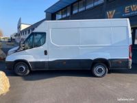 Iveco Daily VU FOURGON S18 3.0 D 175CH AGILE 31658.33HT - <small></small> 37.990 € <small>TTC</small> - #2