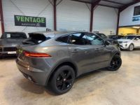 Jaguar E-Pace 2.0 D - 150 ch AWD BVA R-Dynamic Chequered Flag - <small></small> 28.900 € <small>TTC</small> - #20