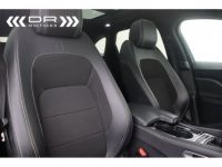 Jaguar F-Pace 2.0d RWD - R-SPORT NAVI PANO DAK 12M GARANTIE - <small></small> 21.995 € <small>TTC</small> - #13