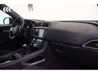 Jaguar F-Pace 2.0d RWD R-SPORT NAVI PANO DAK 12M GARANTIE - <small></small> 20.995 € <small>TTC</small> - #15