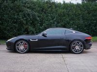 Jaguar F-Type V8 R 550 Ch 4 Roues Motrices BVA8 - 858 €/mois - Toit Pano, Caméra, Meridian, Sièges 14 Réglages, Hayon électrique... - Révisée 01/2025 - <small></small> 79.500 € <small>TTC</small> - #2