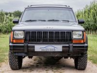 Jeep Cherokee XJ 4.0i Automaat 4X4 - OLDTIMER - SERVO - AIRCO - ELEKTR. RAMEN - <small></small> 19.999 € <small>TTC</small> - #4