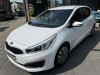 Kia Cee'd Ceed / 1.4i Caméra Navigation Euro 6b Garantie - <small></small> 10.990 € <small>TTC</small> - #1