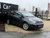 Kia Rio 1.1 CRDi 46.800 km Caméra de recul GPS - <small></small> 7.490 € <small>TTC</small> - #2