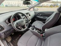 Kia Rio 1.4 Premium 110 5P 2eme Main 82500kms - <small></small> 6.990 € <small>TTC</small> - #11