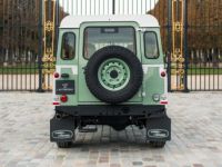 Land Rover Defender 110 TD4 *Grasmere Green* - <small></small> 89.900 € <small>TTC</small> - #5