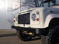 Land Rover Defender 90 V8 Miyo Safari 3.5L V8 producing 200 bhp with injection - <small></small> 146.000 € <small>TTC</small> - #17