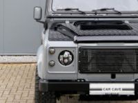 Land Rover Defender 90 V8 Urban 4.6L V8 producing 230 bhp - <small></small> 118.000 € <small>TTC</small> - #3