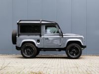 Land Rover Defender 90 V8 Urban 4.6L V8 producing 230 bhp - <small></small> 118.000 € <small>TTC</small> - #4