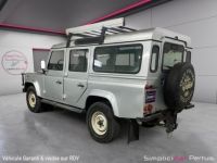 Land Rover Defender TD5 2L5 Station Wagon 9 Places // CLIM / ATTELAGE / MARCHE PIED / ENTRETIEN A JOUR / VITRES ARRIERES COULISSANTES - <small></small> 30.990 € <small>TTC</small> - #3