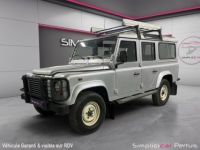 Land Rover Defender TD5 2L5 Station Wagon 9 Places // CLIM / ATTELAGE / MARCHE PIED / ENTRETIEN A JOUR / VITRES ARRIERES COULISSANTES - <small></small> 30.990 € <small>TTC</small> - #4