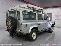 Land Rover Defender TD5 2L5 Station Wagon 9 Places // CLIM / ATTELAGE / MARCHE PIED / ENTRETIEN A JOUR / VITRES ARRIERES COULISSANTES - <small></small> 30.990 € <small>TTC</small> - #5