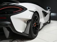 McLaren 600LT V8 3.8 L 600 ch 600LT SENNA CARBON B&W Blanche 1èreM Garantie 12 mois - <small></small> 245.490 € <small>TTC</small> - #21