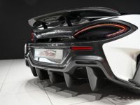 McLaren 600LT V8 3.8 L 600 ch 600LT SENNA CARBON B&W Blanche 1èreM Garantie 12 mois - <small></small> 245.490 € <small>TTC</small> - #27