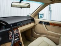 Mercedes 300 300 CE-24 - <small></small> 15.900 € <small>TTC</small> - #17