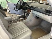 Mercedes 300 300-Series  - <small></small> 18.000 € <small>TTC</small> - #24