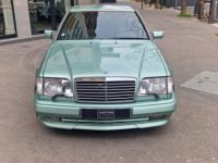 Mercedes 300 300CE-24 3.4 AMG W124 // CRYSTAL GREEN - <small></small> 95.000 € <small>TTC</small> - #3