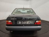 Mercedes 300 CE - <small></small> 17.500 € <small>TTC</small> - #12