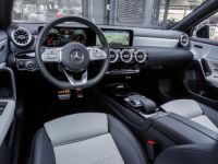 Mercedes Classe A 200 AMG / TOIT PANO – CAMERA – HEAD UP – NAV - 1ère Main – Garantie 12 Mois - <small></small> 37.450 € <small>TTC</small> - #10