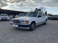 Mercedes Classe E 190 2.3 I 8 V - <small></small> 9.500 € <small>TTC</small> - #4