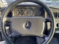 Mercedes Classe E 190 2.3 I 8 V - <small></small> 9.500 € <small>TTC</small> - #12