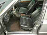 Mercedes Classe E 260 Pullman Limousine 6 Doors V124 - <small></small> 26.900 € <small>TTC</small> - #19